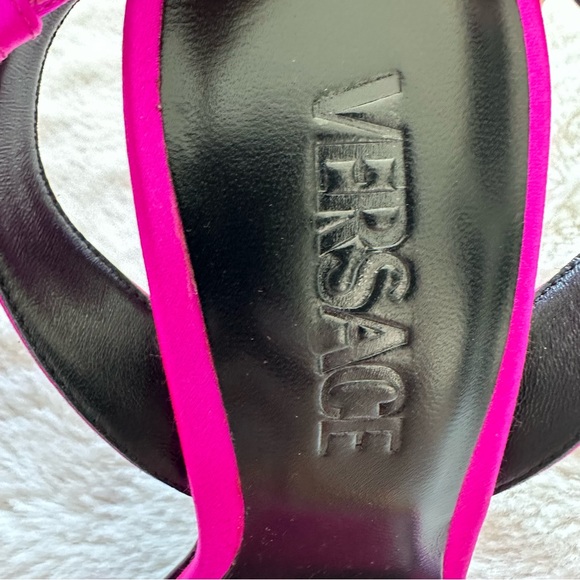 NEW!!! Versace women high heels shoes size 37.5 Authentic Retail 1250$ - Picture 5 of 9